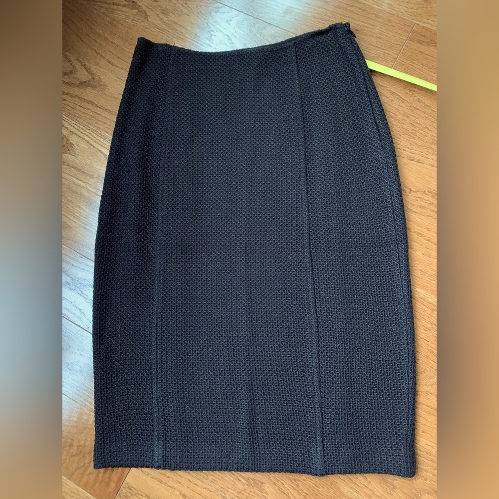 St John Brown skirt. Side zip. Size 0. EUC